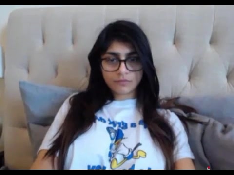 Mia khalifa flashing