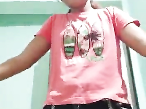 Desi cute girl show her nude on cam